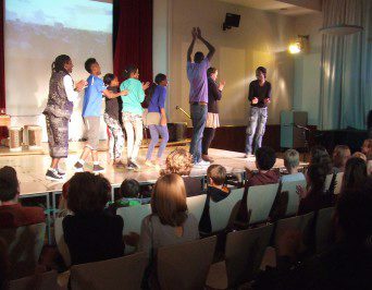 2013 -„Nyumbani – Heimat“ – eine deutsch-tansanische Theaterproduktion am HLG